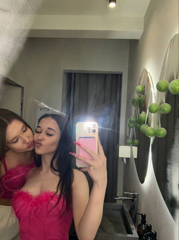 Поиск партнера в Германии как выбрать подходящий сайт знакомств фото