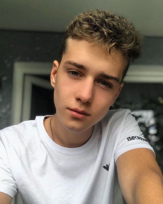 Знакомства для людей старше 50 лет в Санкт-Петербурге найти новое общение фото