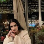 Как возникают и развиваются социальные связи между людьми в реальной жизни