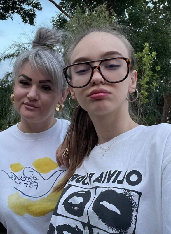 Мамбу сайт знакомств для серьезных отношений и поиска партнера в России фото