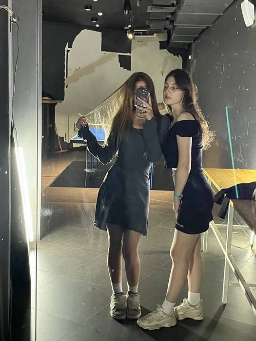 Голые знакомства онлайн плюсы и минусы анонимного общения без одежды фото