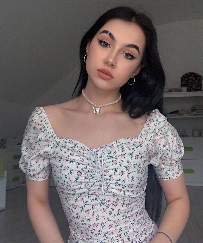 Мамбу сайт знакомств для серьезных отношений и поиска партнера в России фото