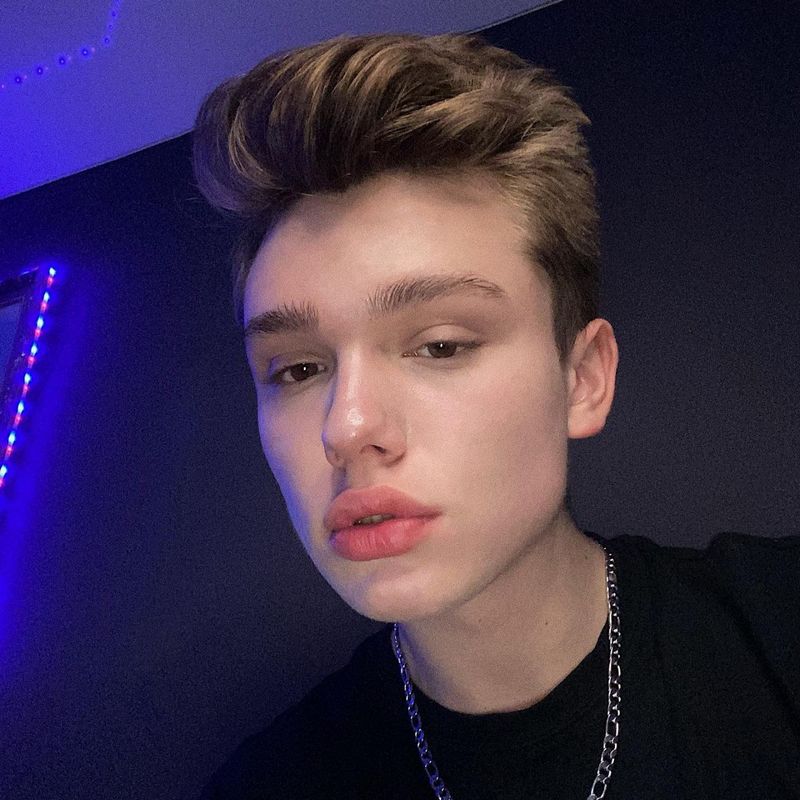 Как познакомиться с девушкой в интернете проверенные сайты и стратегии успеха Как познакомиться с девушкой в интернете проверенные сайты и стратегии успеха фото