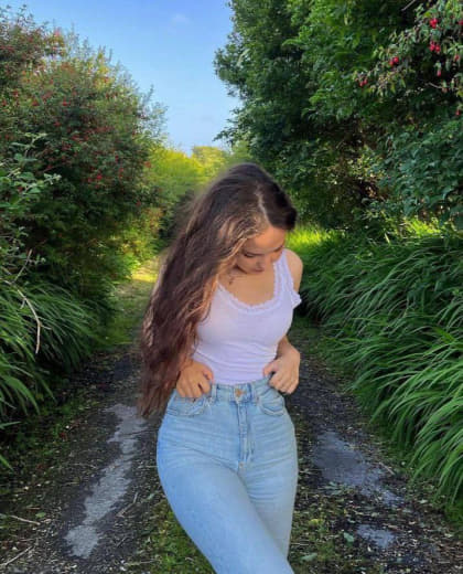 Знакомства с девушками в Гатчине без регистрации на сайте напрямую фото