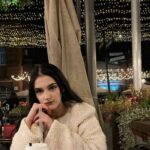 Как возникают и развиваются социальные связи между людьми в реальной жизни