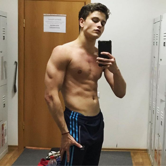 Знакомство с богатым мужчиной в москве фото