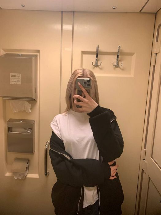 Девушки для знакомства фото